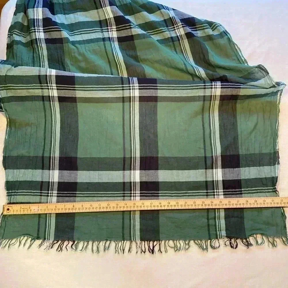 J. Crew Women’s Scarf Oversized lightweight Green Black Plaid Long Wide Scarf - Picture 7 of 8
